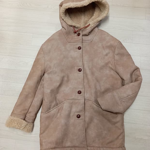 새상품 여성88 후드무스탕 코트 X2