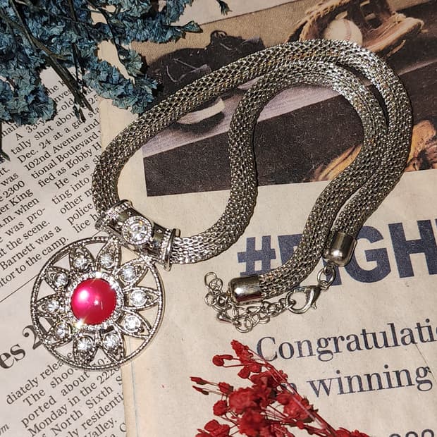 90s 프랑스 빈티지 목걸이 레드 크리스탈 플라워 펜던트 메쉬 목걸이