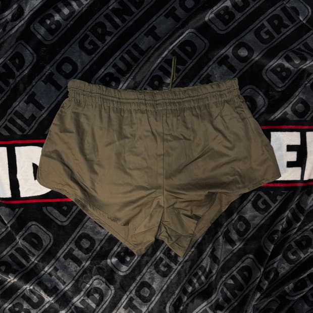 오스트리안 밀리터리 서플러스 짐 쇼츠 올리브 드랍