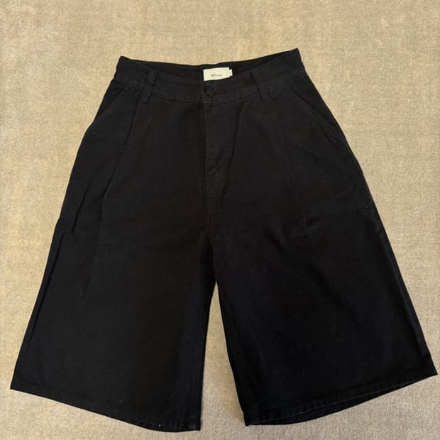 모이아 원턱 버뮤다팬츠