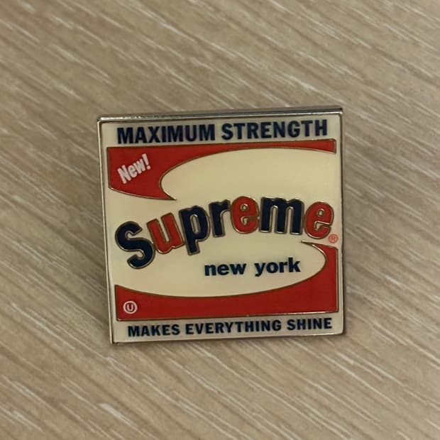 21ss 슈프림 샤인 핀 뱃지