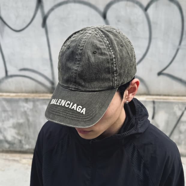 발렌시아가 데님 워싱 바이저 볼캡