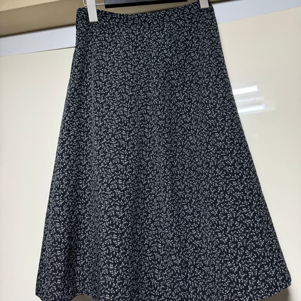 아네스베 플로럴 스커트