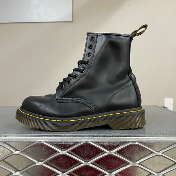 닥터마틴 1460 8홀 부츠 uk4