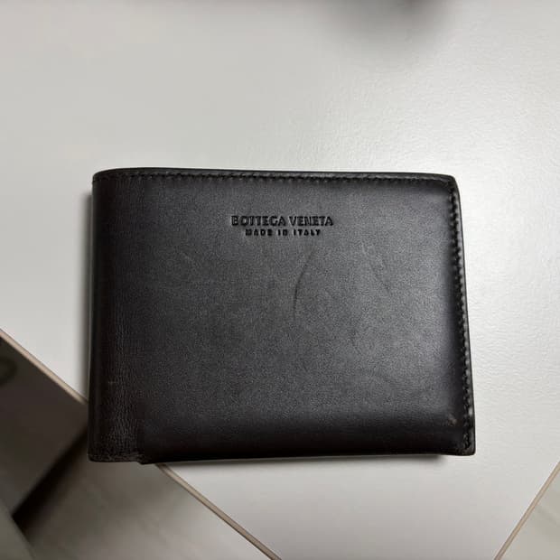 정품 보테가베네타 로고 반지갑