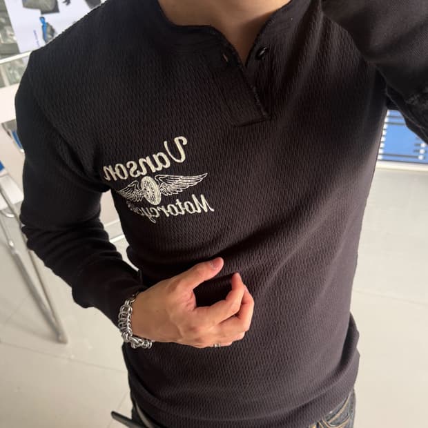 Henley neck thermal long T-shirt