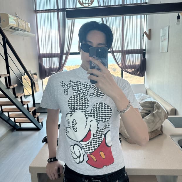 90s하운드투스 미키마우스 모크넥 티셔츠