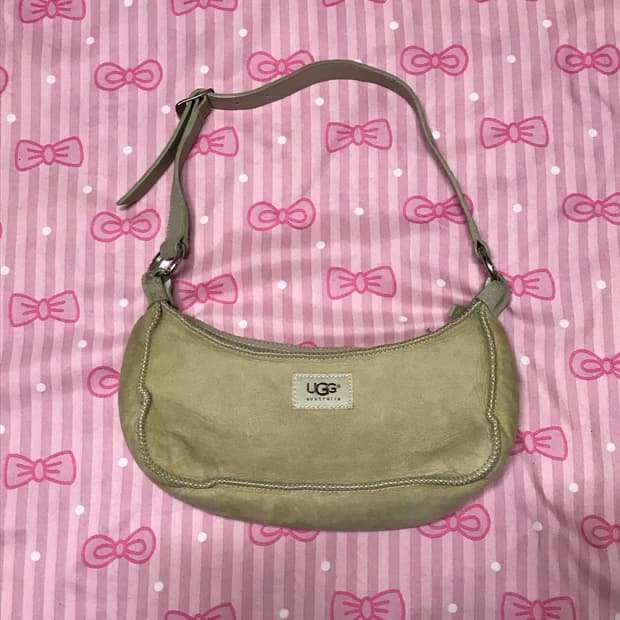 어그 베이지 숄더백