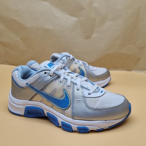 나이키 T런5 여성운동화230 