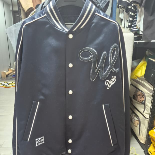 우영미 25ss 바시티 자켓 48사이즈 판매해요