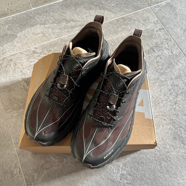 호카 x 새티스파이 마파테 스피드 4 라이트 커피