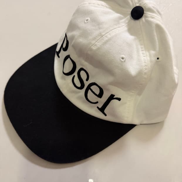 구보(GUVO) 'Poser Vintage Cap, white&black