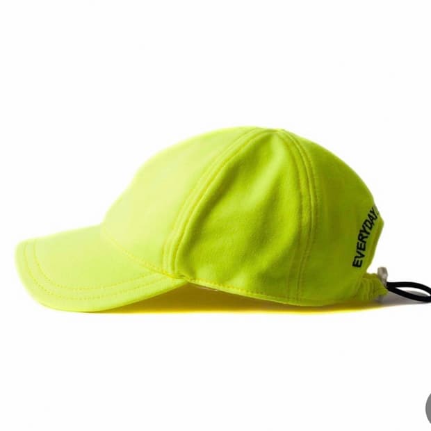 써네이 네온 볼캡 미친가격에 판매합니다!