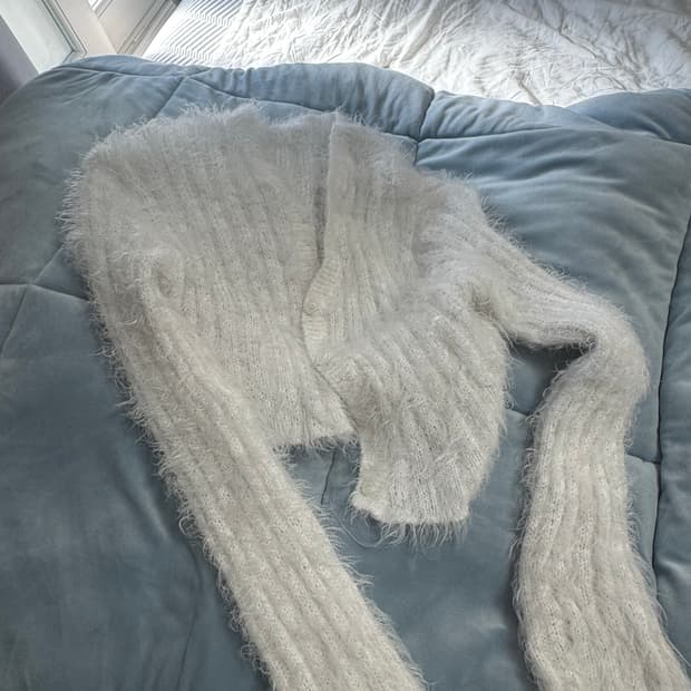 보송 헤어리 화이트 가디건 🤍