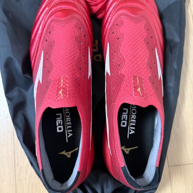 미즈노 축구화 10분만 신어본 거의 새 축구화 급처