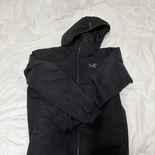 아크테릭스 아톰 후디 블랙 M사이즈