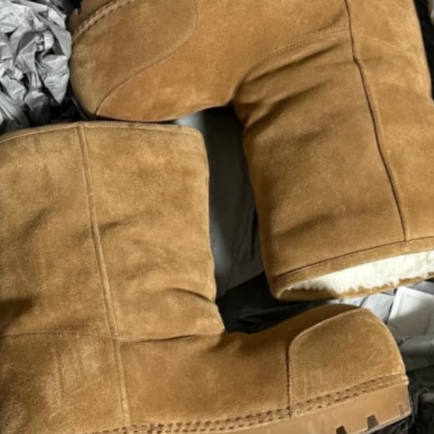 구매) 발렌시아가 알래스카 퍼 부츠 미드 43,44 구매