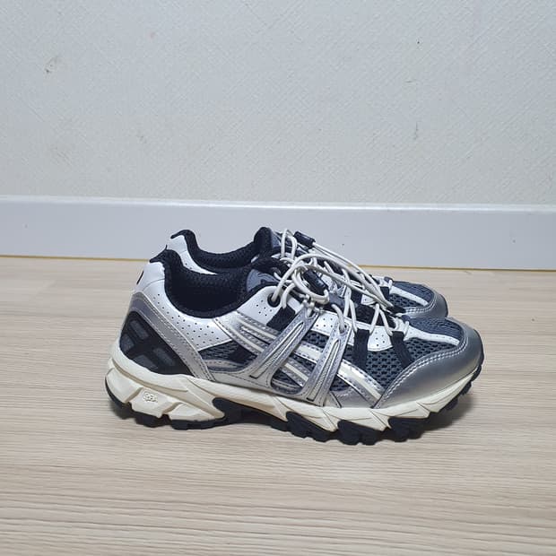 아식스 젤 소노마 15-50 스틸 그레이 235