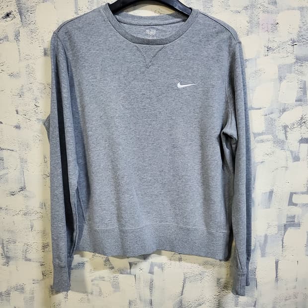 나이키 스우시 맨투맨 