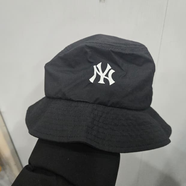 56사이즈 )) MLB 엠엘비 버킷햇 모자! 모자 끈도 있습니다!~