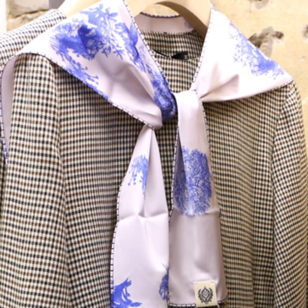 로우클래식 18년도 실크 스카프