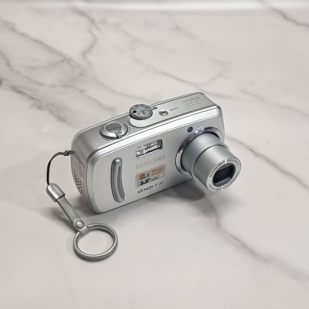 레트로 감성! 삼성 케녹스 V20 실버 빈티지 디카