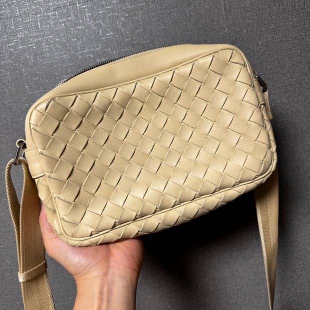 보테가베네타 인트레치아토 스몰 카메라백 