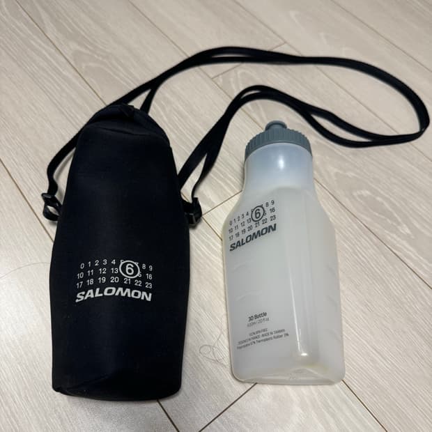 살로몬 x mm6 마르지엘라 보틀 홀더 블랙