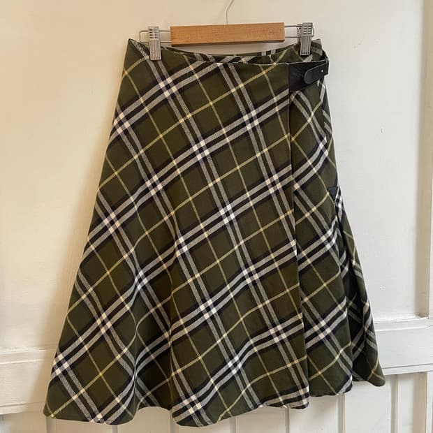 버버리 블루라벨 벨트 랩스커트