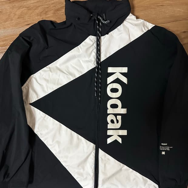 코닥 블랙 바람막이 M 사이즈 판매