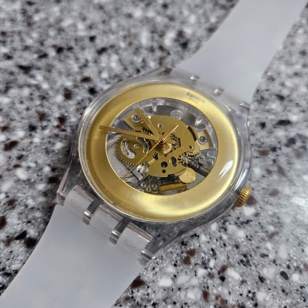 스와치 빈티지 골드젤리 모델