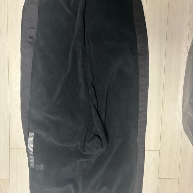 유니클로 니들스 xl 블랙