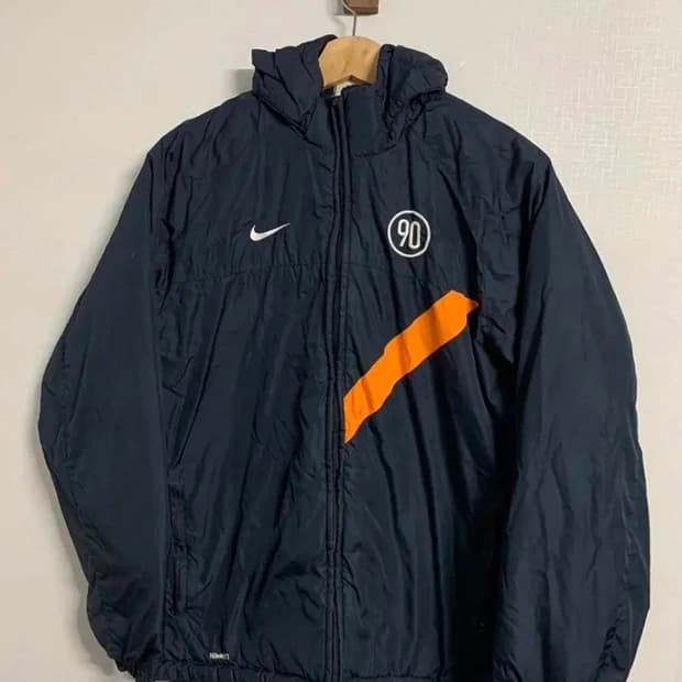 나이키 토탈90 경량패딩