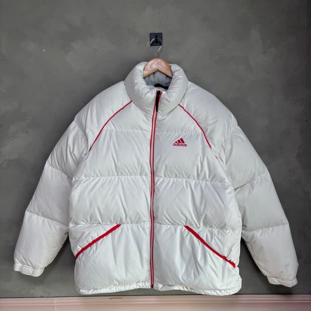 아디다스 화이트 덕다운 패딩
