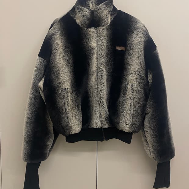 SCULPTOR faux fur fingerless jacket