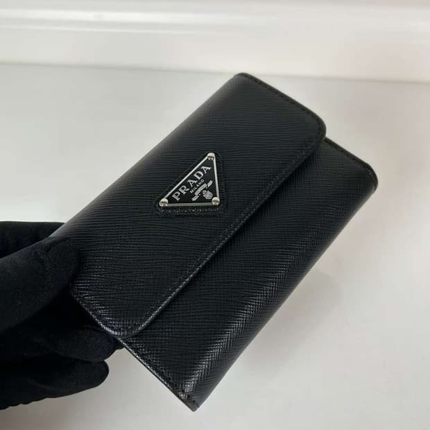 정품 프라다 삼각로고 중지갑