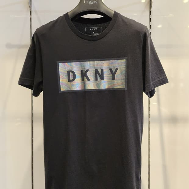 DKNY 블랙 로고반팔티 M