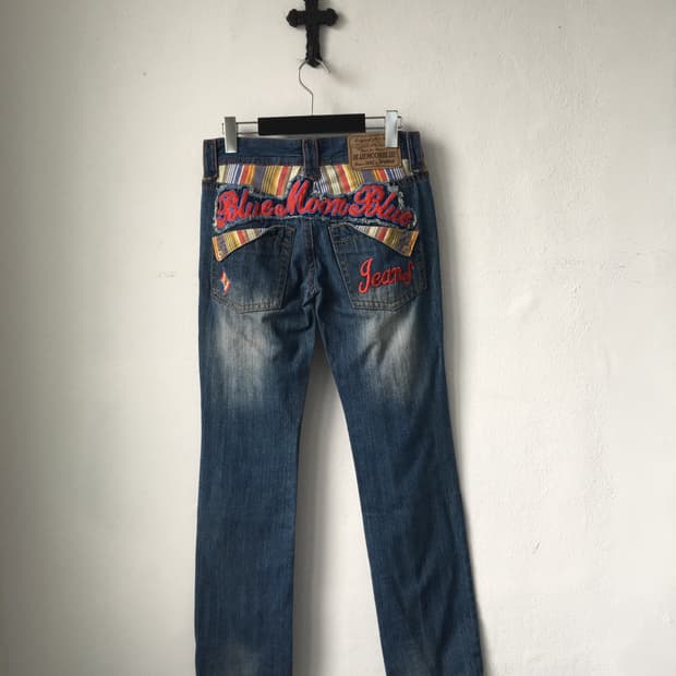 Back patch point denim pants