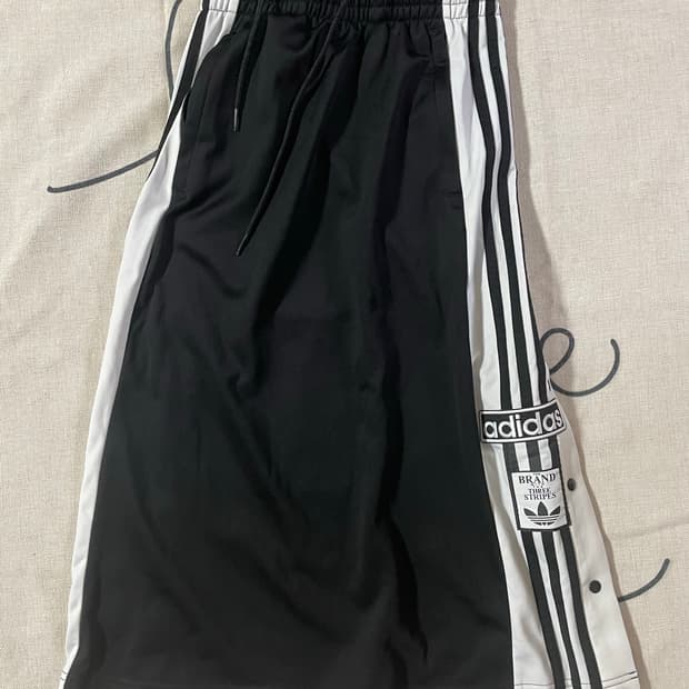 아디브레이크 스커트