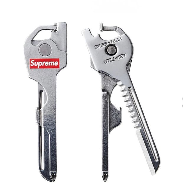 슈프림 유틸리티 나이프 키링 키체인