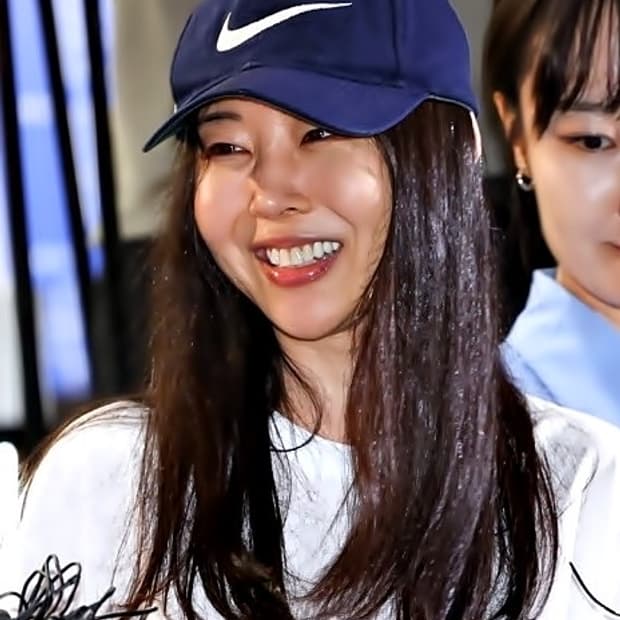 민희진 경찰출두 나이키 볼캡