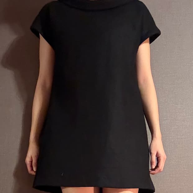 MAX&Co. (막스앤코)**의 블랙 울 저지 원피스