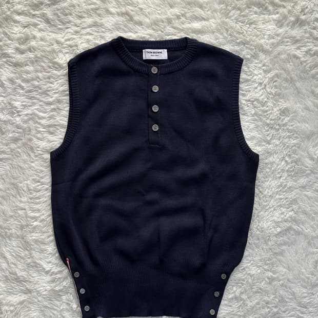 톰브라운 네이비 니트 조끼 2사이즈