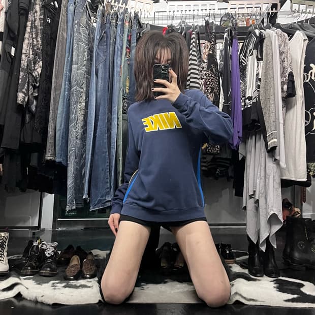 나이키 허리 라인 배색 롱슬리브