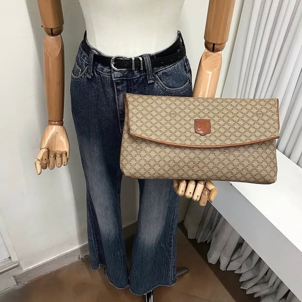 셀린느 가죽로고 마카담 클러치백