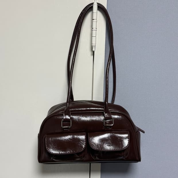 브라운 숄더백