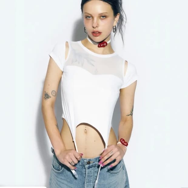 애즈이프캘리 corset mesh T-SHIRT whithe