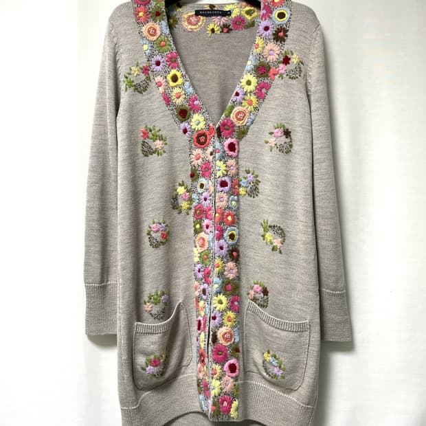 비꼴리끄 울 플라워 자수 비즈 모리걸 브이넥 롱 가디건 _ 그레이M