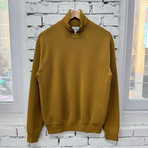 솔리드옴므 니트