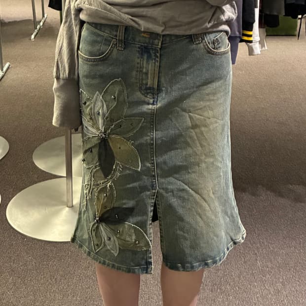 OS)Japanese vintage 여성 꽃 자수 비즈 디테일 미디 치마